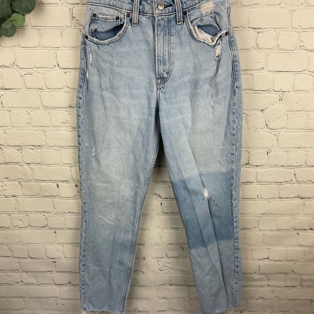 ABERCROMBIE AND FITCH The Mom High Rise Jeans Size 25